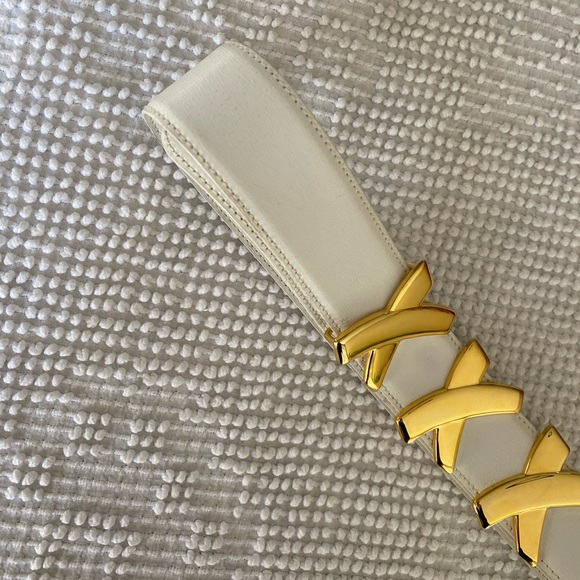 Vintage White Gold Detail Leather Belt - Picture 6 of 9